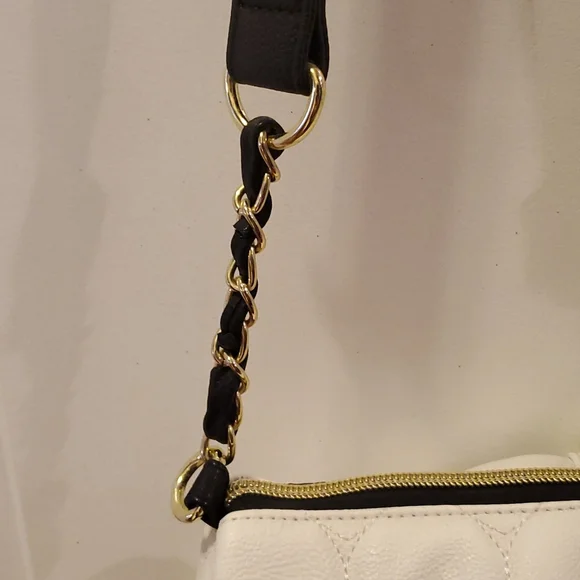 Betsey Johnson White Quilted Heart Crossbody Purse - Picture 7 of 9